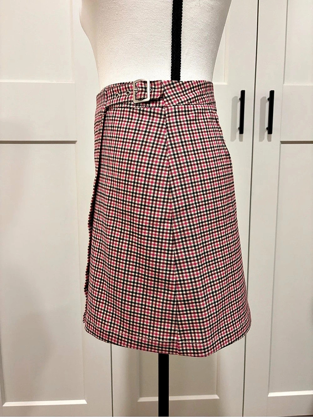 Brandy Melville Checkered Mini Skirt in Pink & Black Like New